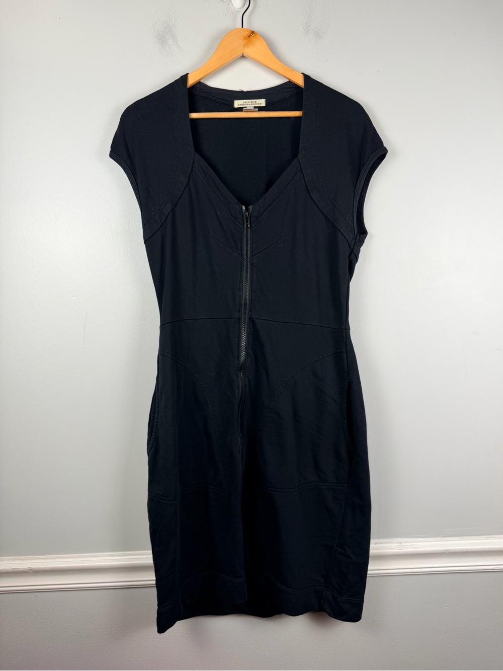 Prairie underground organic cotton black front zip cap sleeve dress size medium